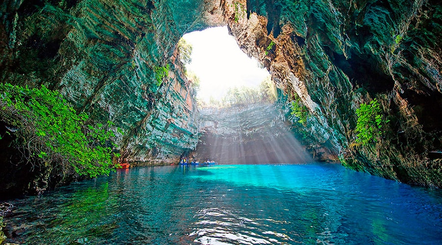 غار آبی در یونان